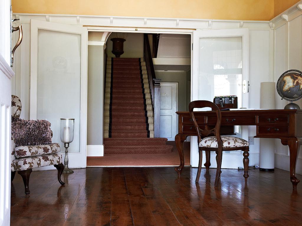 Готель Parkes Manor Книсна Екстер'єр фото